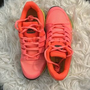 RARE Nike Vapor 9.5 Tour tennis shoes